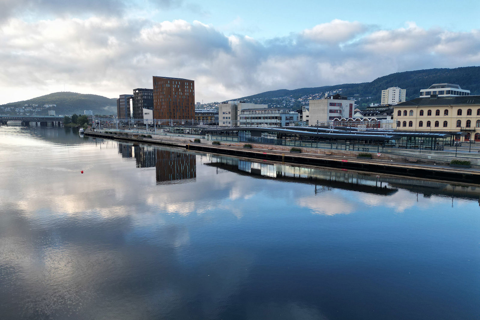 Drammen stasjon sett fra vannet