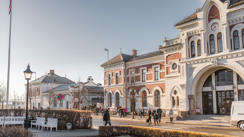 Hamar stasjon forfra