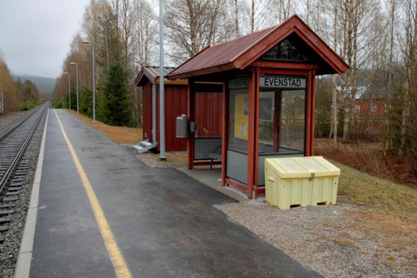 Eksteriørbilde av Evenstad holdeplass