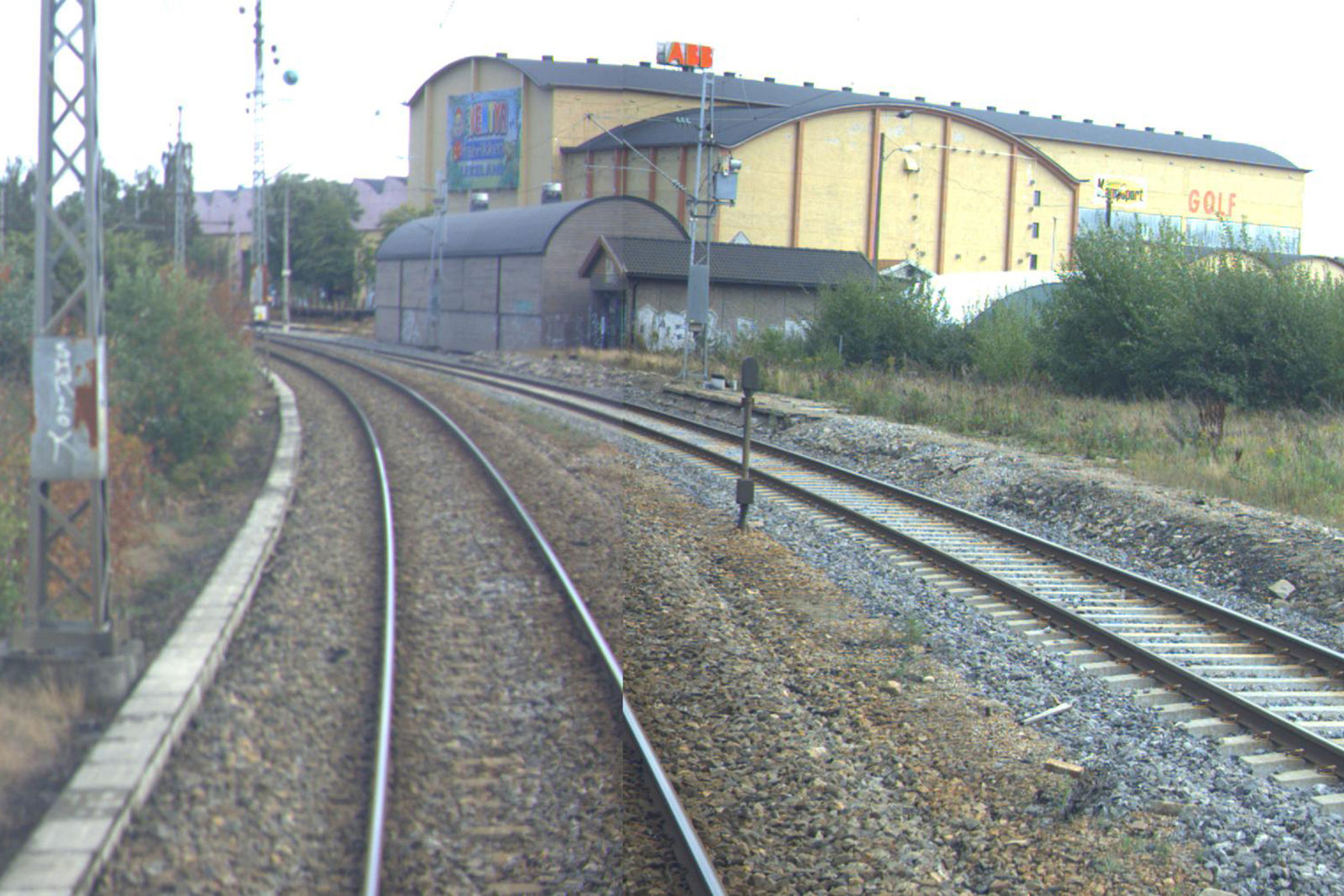 Tracks and building at Sandesund station